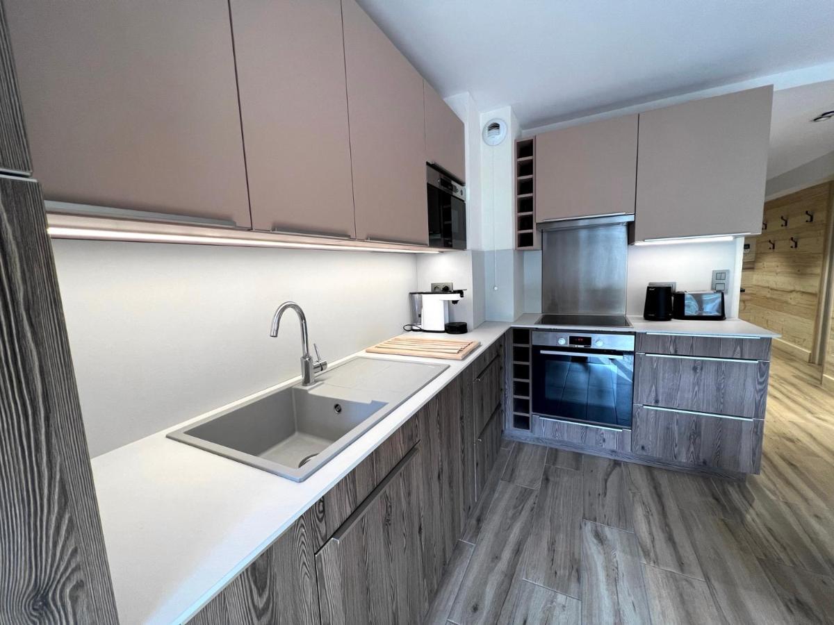 Ours Polaire Bel Appartement Village Et Pistes La Clusaz Eksteriør billede
